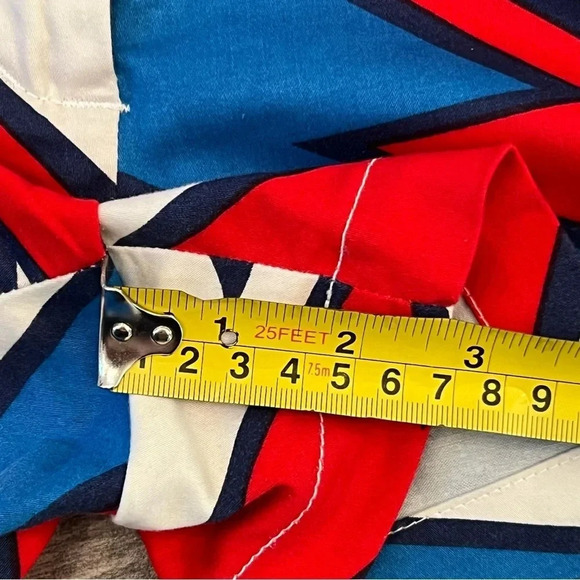 Loudmouth Women's Captain USA Mini Shorts Size 0 Golf Red Blue Bold Print Comics - Picture 7 of 9